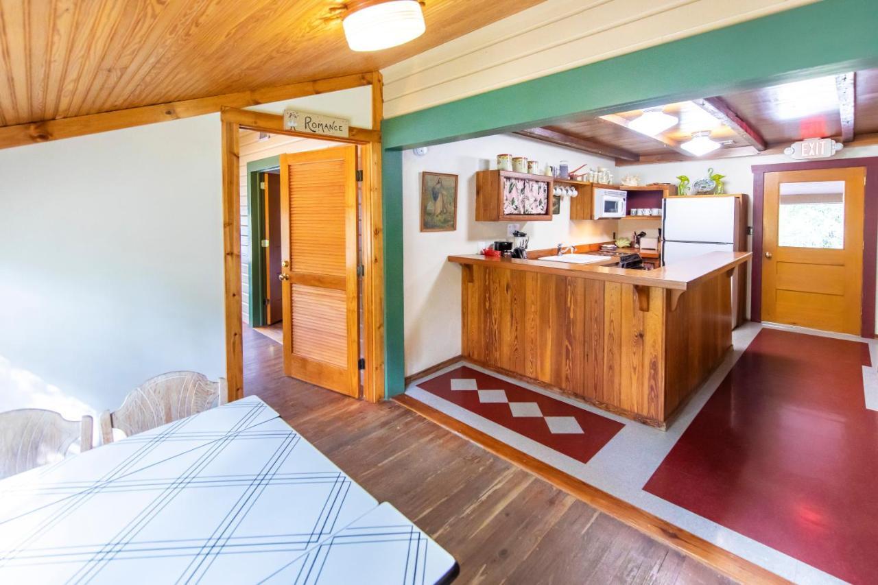 Hibiscus Coffee & Guesthouse Грейтън Бийч Екстериор снимка